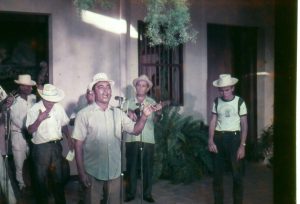 Jesus Romero entonando el Galeron, Margarita 1974